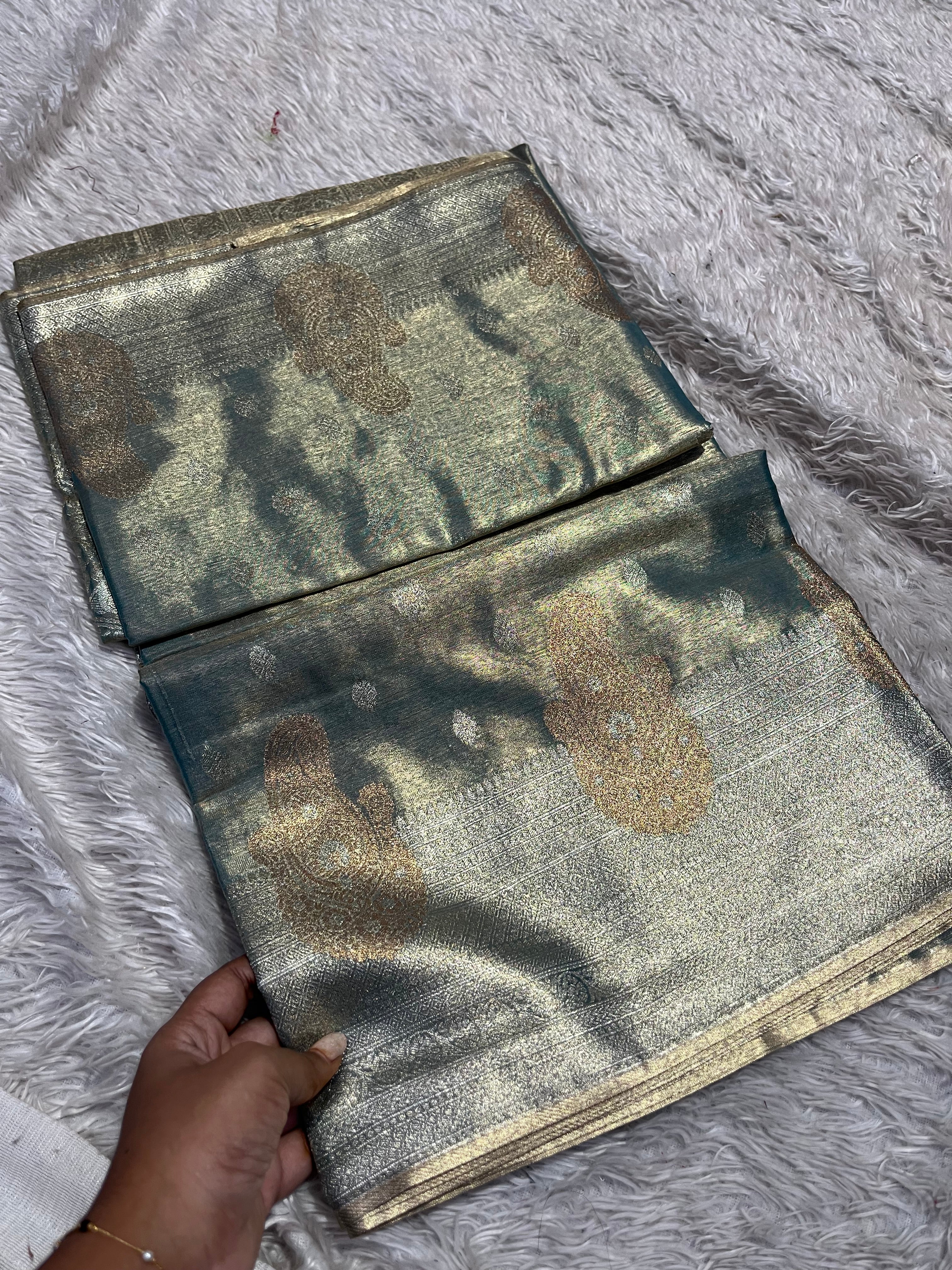 Kora tissue pattu