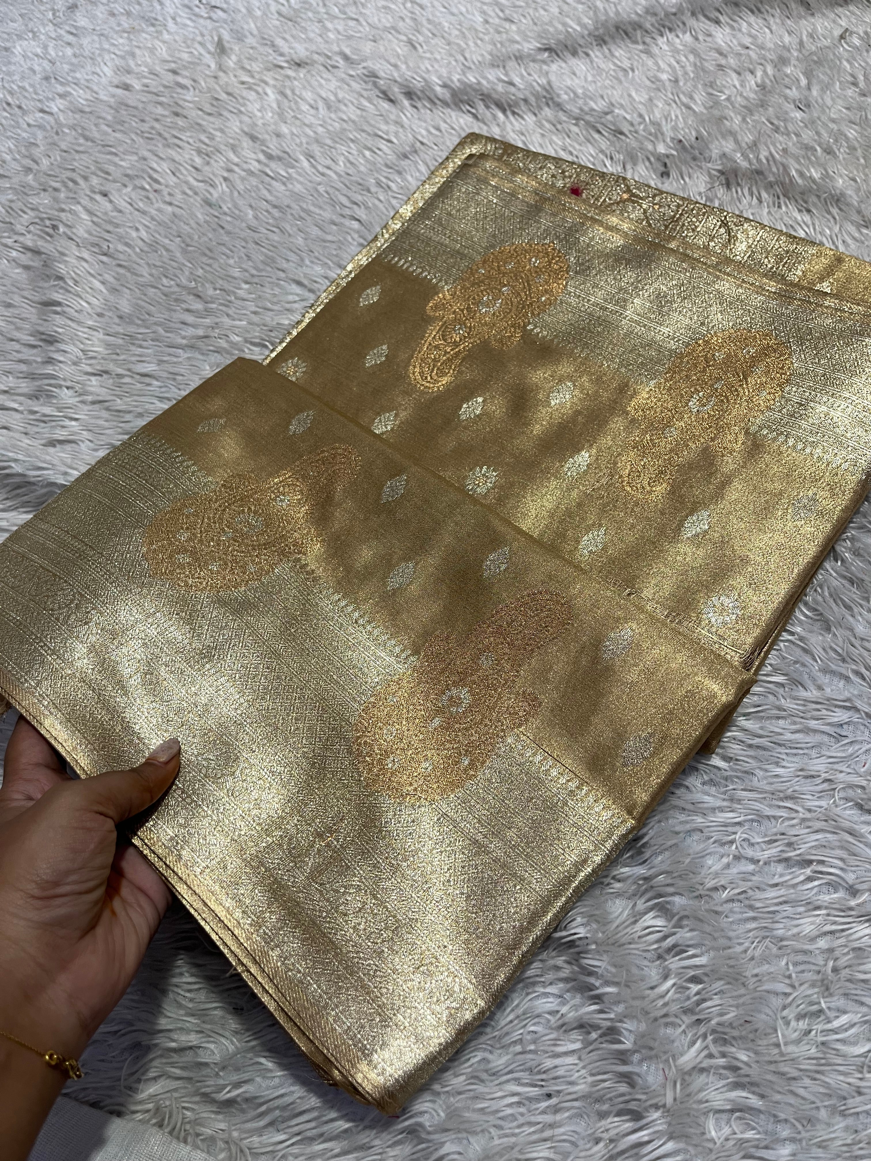 Kora tissue pattu